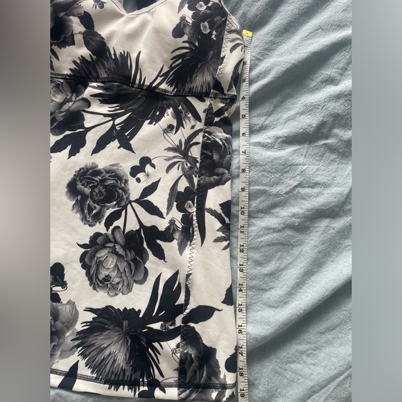 Black and White Flower Lululemon Tank - Picture 8 of 8